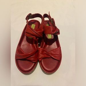 Materia Prima Goffredo
Fantini Red, Comfort Wedge